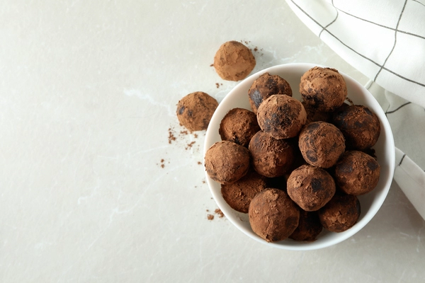 video: makkelijke chocoladetruffels op 4 verschillende manieren