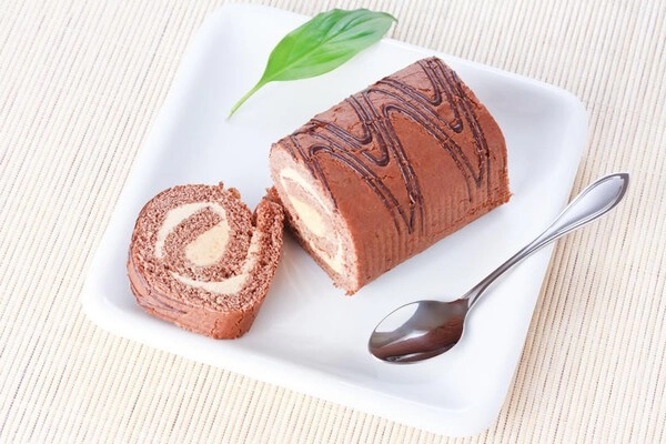 chocoladeroulade zonder bloem met 3 soorten chocolade