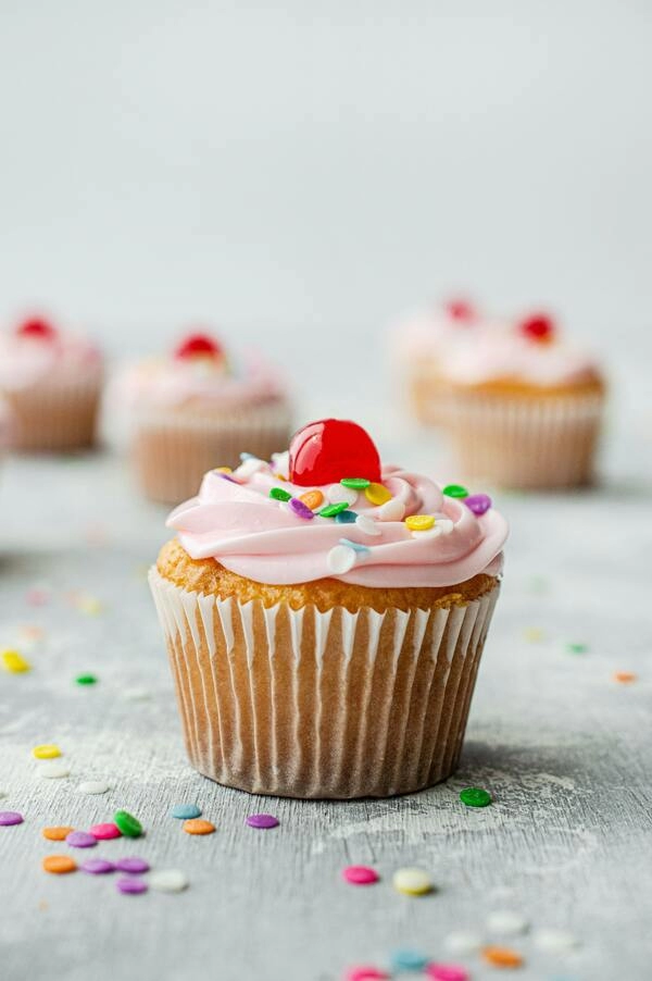 pistache muffins met aardbeienvulling