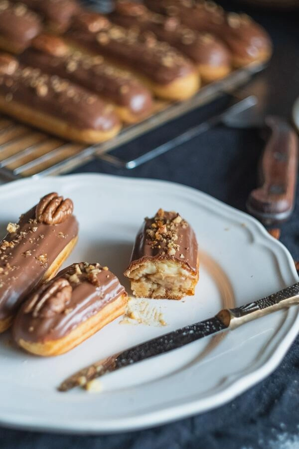 eclairs met gekarameliseerde bananencrème